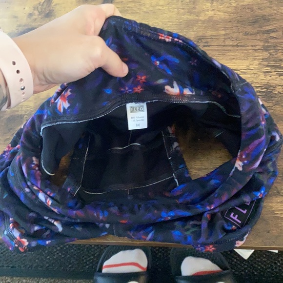 Fleo shorts size medium - Picture 3 of 3